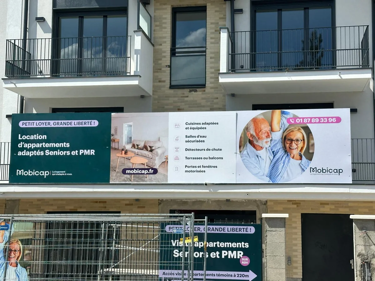 Bâche imprimée pour la communication d’une résidence